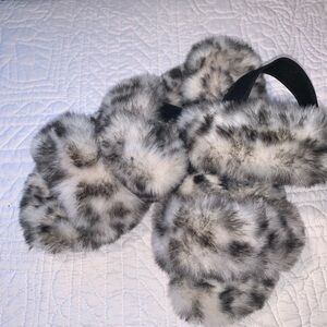 Faux Fur Leopard Print Slippers. Size 7.5, 8 very cute and comfy